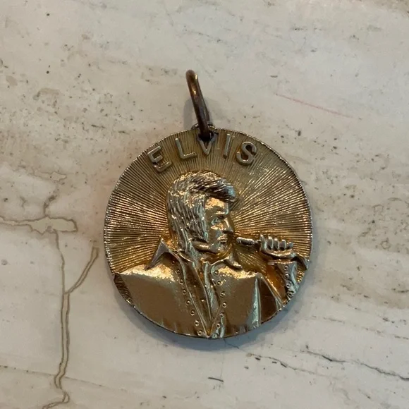 Elvis Presley King Of Rock 1935 - 1977 Pendant Gold Medallion Charm Vintage